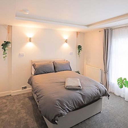 Malleus House Barrow-in-Furness ภายนอก รูปภาพ