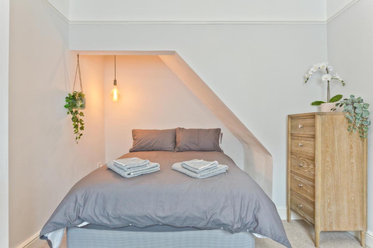 Malleus House Barrow-in-Furness ภายนอก รูปภาพ