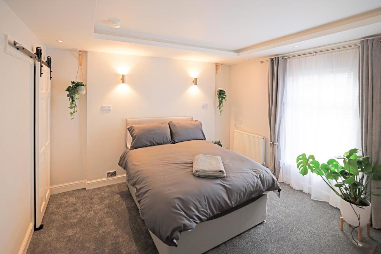 Malleus House Barrow-in-Furness ภายนอก รูปภาพ